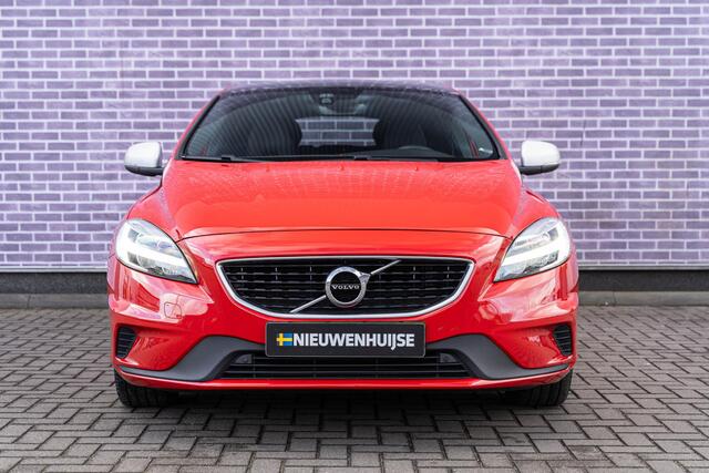 Volvo V40 T3 Automaat Polar+ Sport | Trekhaak | Panoramadak | Camera | Park pilot | Stoelverwarming | DAB+ | Keyless entry | Premium Audio