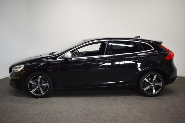 Volvo V40 T3 153pk AUT6 R-Design Polar+ Sport Trekhaak 1500kg/ Adapt. Cruise/ Pano/ Leer/ Stoelverw.