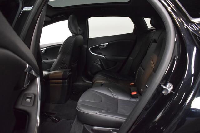 Volvo V40 T3 153pk AUT6 R-Design Polar+ Sport Trekhaak 1500kg/ Adapt. Cruise/ Pano/ Leer/ Stoelverw.