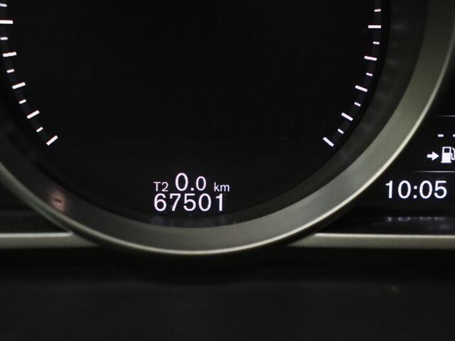 Volvo V40 1.5 T3 Polar+ Sport | Panodak | Stoelverwarming | Camera | Keyless Entry + Start | Lage KM Stand!