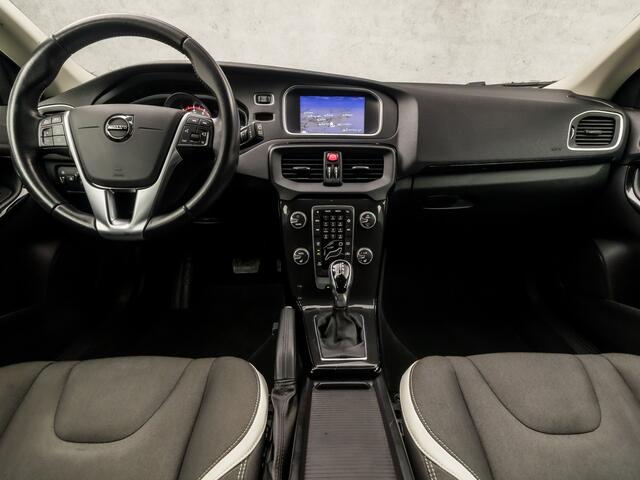Volvo V40 1.5 T3 Dynamic Sport 153Pk Automaat (NAVIGATIE, CLIMATE, STOELVERWARMING, LED KOPLAMPEN, SPORTSTOELEN, PARKEERSENSOREN, CRUISE, NIEUWSTAAT)