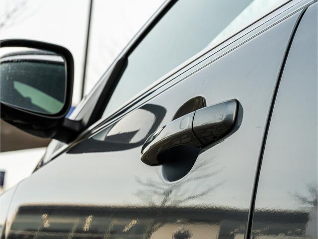 Volvo V40 1.5 T3 Polar+ Sport R-Design ORG NL PANO FULL LED STOELVERW