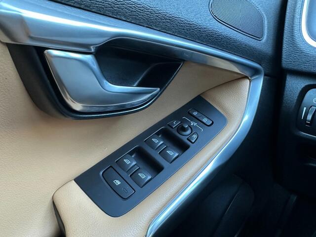 Volvo V40 Cross Country 1.5 T3 Polar+ Luxury / Trekhaak / CarPlay