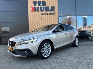 volvo-v40-cross-country-1.5-t3-pola