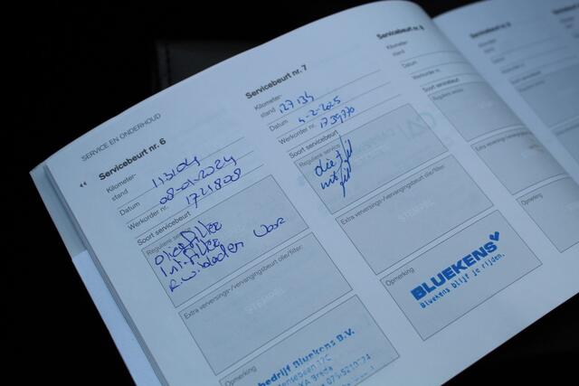 Volvo V40 1.5 T2 Nordic+ Automaat | Dealer onderhouden