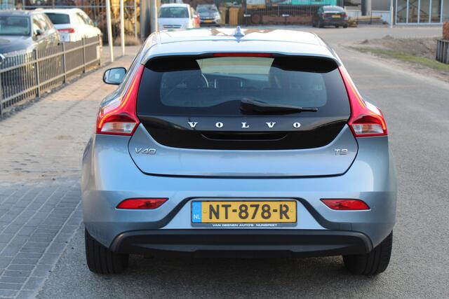 Volvo V40 1.5 T2 Nordic+ Automaat | Dealer onderhouden