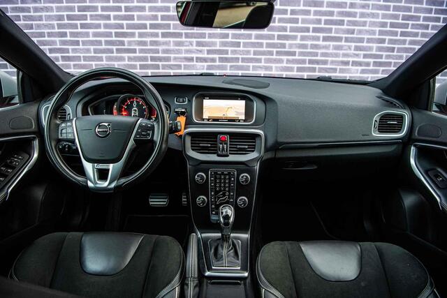 Volvo V40 1.5 T3 Polar+ Sport | Trekhaak | Panorama dak | Harman & Kardon | Achteruitrijcamera | Stoelverwarming | Climate control |