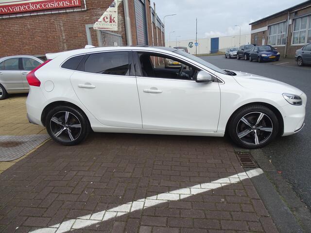 Volvo V40 2.0 T4 Business Sport