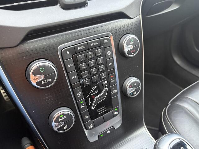 Volvo V40 2.0 T4 Business Sport / R-DESIGN / LEER / NAVI / CRUISE / STOELVERWARMING