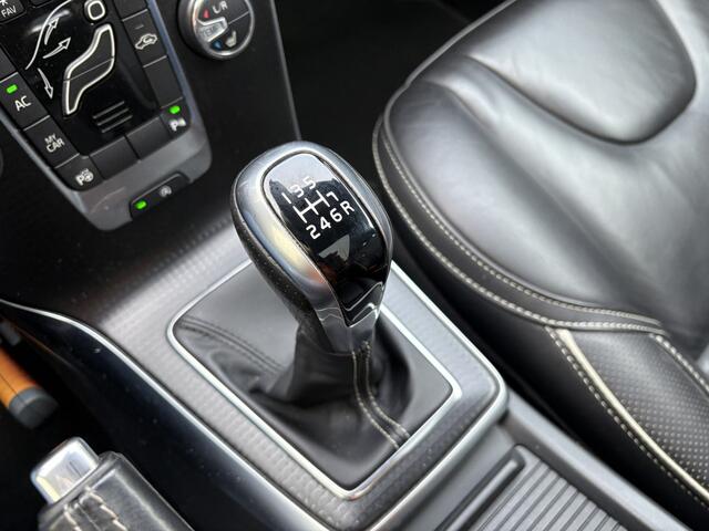 Volvo V40 2.0 T4 Business Sport / R-DESIGN / LEER / NAVI / CRUISE / STOELVERWARMING