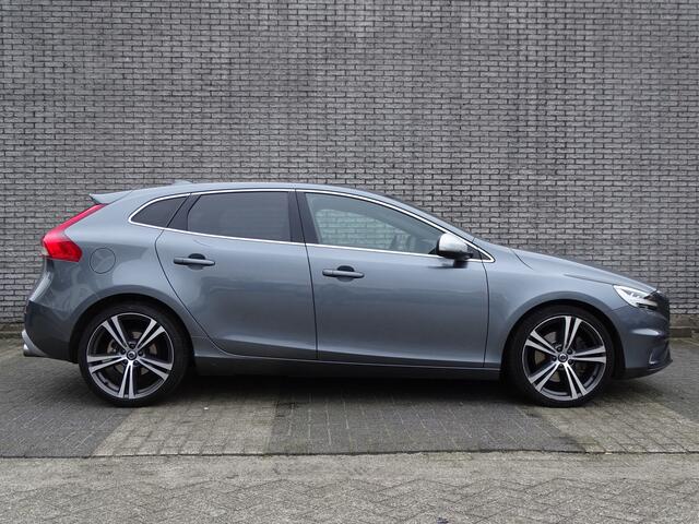 Volvo V40 2.0 T5 R-Design 245 pk aut | 19 inch |