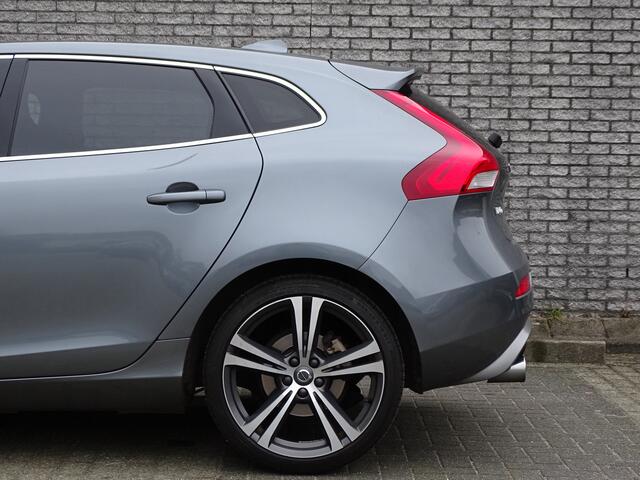 Volvo V40 2.0 T5 R-Design 245 pk aut | 19 inch |