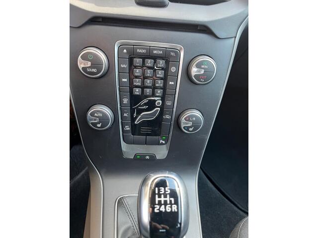 Volvo V40 2.0 T2 122PK Onderhoudshistorie/PDC/Bluethooth