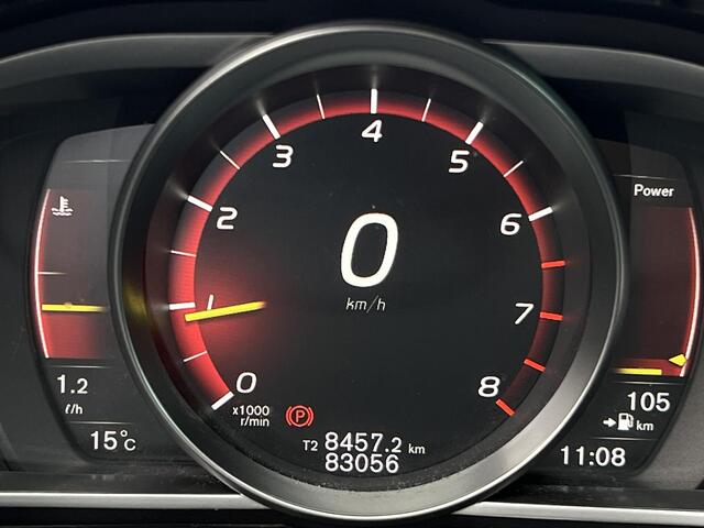 Volvo V40 1.5 T3 Polar+ Sport Automaat, R-design, Leder, Trekhaak met afneembare kogel, Panoramadak, Extra getint glas vanaf B-stijl, Stoelverwarming, Elektrisch verstelbare bestuurdersstoel