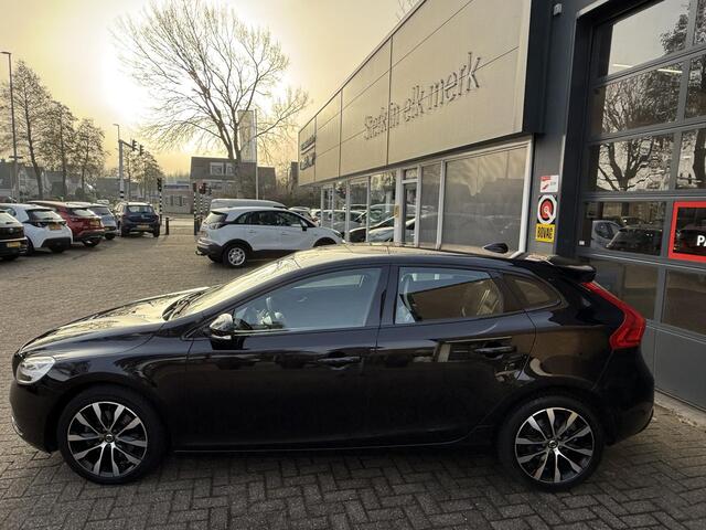 Volvo V40 2.0 T3 Dynamic Edition 153PK / Airco clima/ Navigatie/ Cruise/ PDC/ LED/ Stoel verw./ LMV