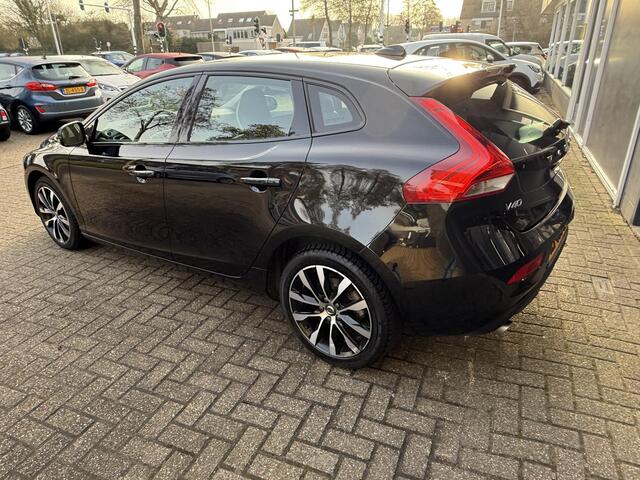 Volvo V40 2.0 T3 Dynamic Edition 153PK / Airco clima/ Navigatie/ Cruise/ PDC/ LED/ Stoel verw./ LMV