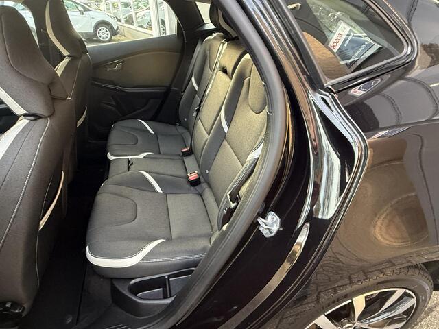 Volvo V40 2.0 T3 Dynamic Edition 153PK / Airco clima/ Navigatie/ Cruise/ PDC/ LED/ Stoel verw./ LMV