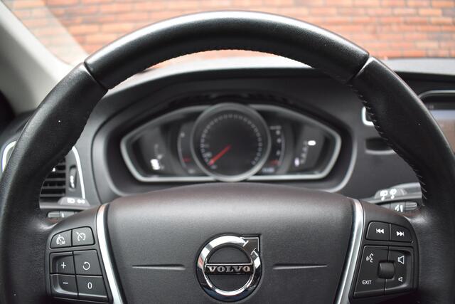Volvo V40 T3 152PK Automaat Dynamic Edition | Trekhaak |
