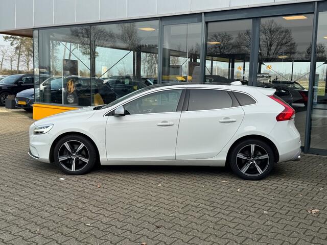 Volvo V40 1.5 T3 Polar+ Sport R design - panoramadak - camera - navi