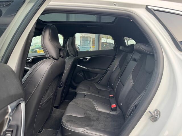 Volvo V40 1.5 T3 Polar+ Sport R design - panoramadak - camera - navi