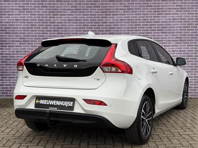 Volvo V40 1.5 T2 Edition+ | TREKHAAK | Automaat | Standkachel | Stoelverwarming | Volvo on Call | Regensensor | Dealer onderhouden |