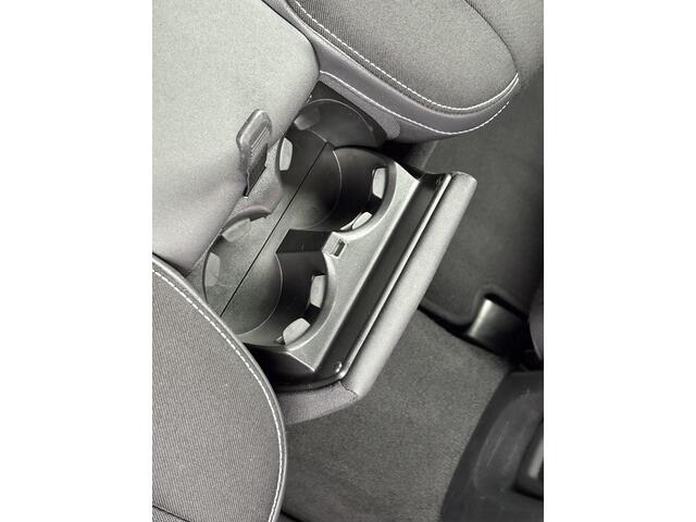 Volvo V40 1.5 T2 Edition+ | TREKHAAK | Automaat | Standkachel | Stoelverwarming | Volvo on Call | Regensensor | Dealer onderhouden |