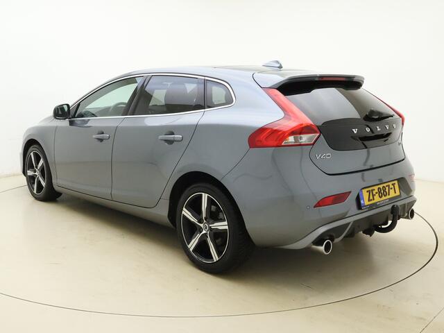Volvo V40 T3 153pk Automaat Polar+ Sport / Harman&Kardon Audio / Keyless / Panoramadak / Stoelverwarming / Nubuck / Trekhaak / PDC + Camera /
