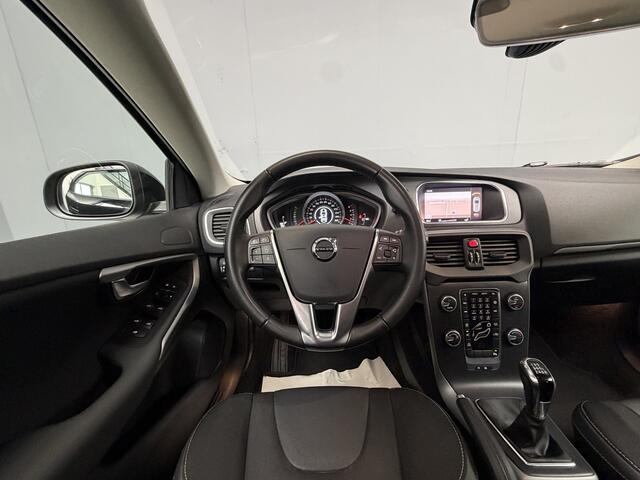 Volvo V40 2.0 T2 Momentum Trekhaak|Camera|LED|Navi|