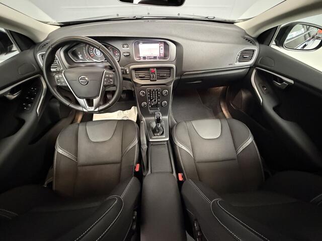 Volvo V40 2.0 T2 Momentum Trekhaak|Camera|LED|Navi|