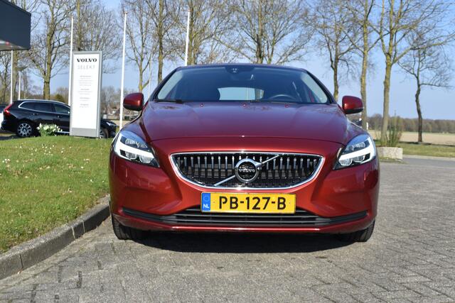 Volvo V40 T3 153PK Nordic+ | Stoelverwarming | Standkachel | Voorruitverwarming | Carkit | LED