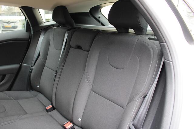 Volvo V40 2.0 T2 Momentum | Cruise Control | Navi | Parkeersensoren |