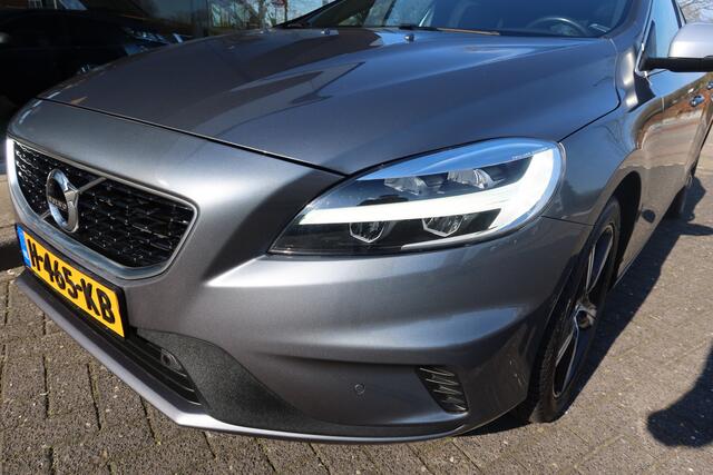 Volvo V40 1.5 T3 Polar+ Sport R-DESIGN I GEARTRONIC I PANORAMA I LEER I CAMERA