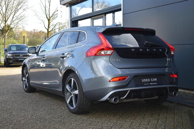 Volvo V40 1.5 T3 Polar+ Sport | Standkachel | Elek bedienbare stoelen met geheugen | Trekhaak |