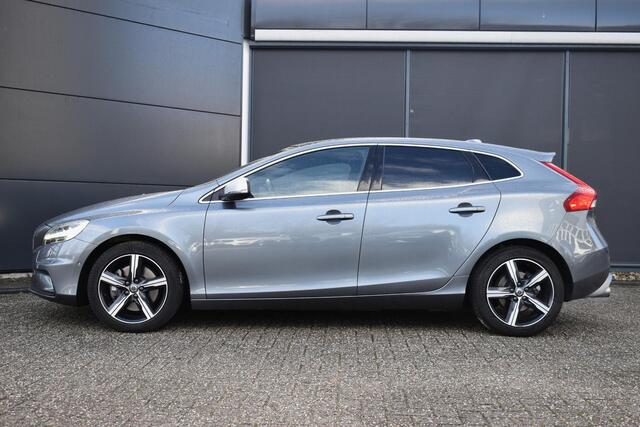 Volvo V40 1.5 T3 Polar+ Sport | Standkachel | Elek bedienbare stoelen met geheugen | Trekhaak |