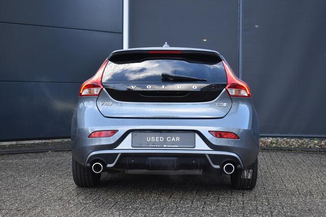 Volvo V40 1.5 T3 Polar+ Sport | Standkachel | Elek bedienbare stoelen met geheugen | Trekhaak |