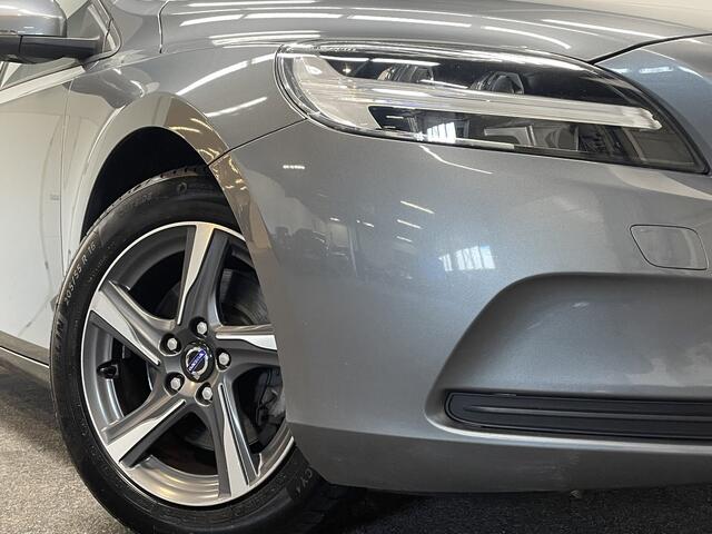 Volvo V40 2.0 123pk Momentum LED koplampen/ Stoel verw./ Navi/ Cruise