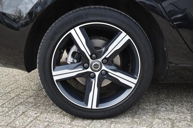 Volvo V40 T3 Automaat Polar+ Sport | Panoramadak | Harman Kardon audio | Alarm klasse 3 | Parkeercamera | Stoelverwarming | Navigatie | Volvo on Call | Parkeersensoren voor + achter | Dealeronderhouden |