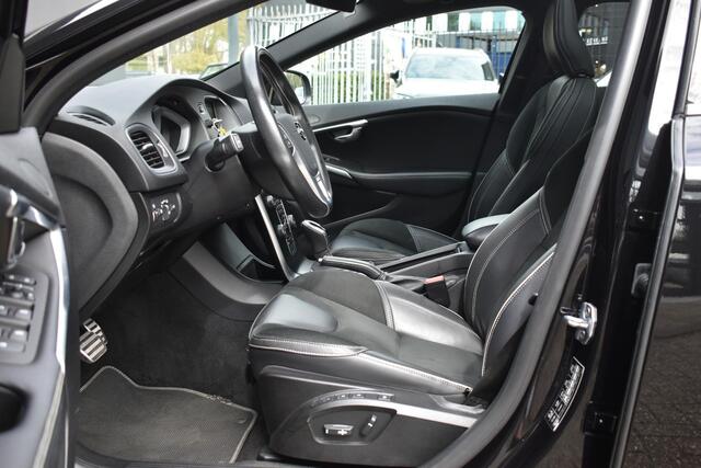Volvo V40 T3 Automaat Polar+ Sport | Panoramadak | Harman Kardon audio | Alarm klasse 3 | Parkeercamera | Stoelverwarming | Navigatie | Volvo on Call | Parkeersensoren voor + achter | Dealeronderhouden |