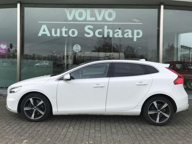 Volvo V40 1.5 T3 Polar+ Sport R-Design Automaat | Rijklaar incl garantie | Panoramadak Thor LED Camera Standkachel