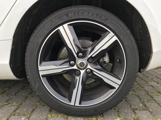 Volvo V40 1.5 T3 Polar+ Sport R-Design Automaat | Rijklaar incl garantie | Panoramadak Thor LED Camera Standkachel