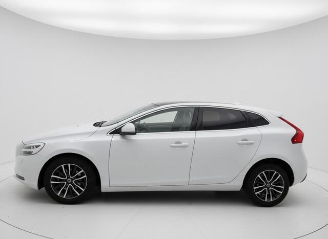 Volvo V40 2.0 D2 NORDIC+. PDC, NAVI. SUNROOF