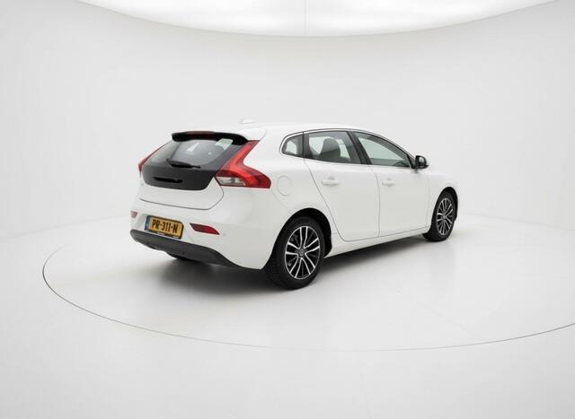 Volvo V40 2.0 D2 NORDIC+. PDC, NAVI. SUNROOF