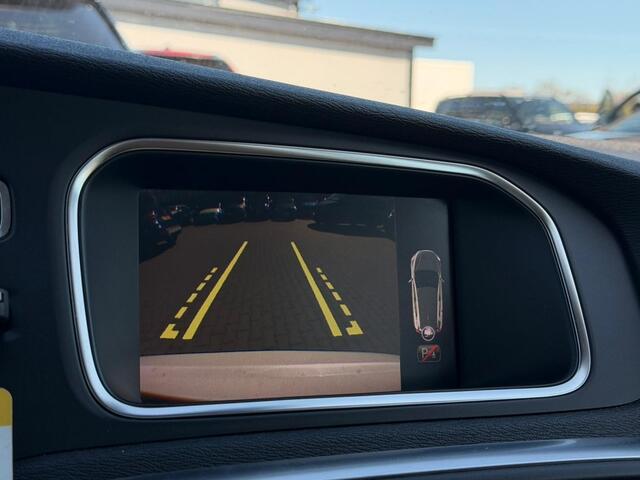 Volvo V40 2.0 D2 NORDIC+. PDC, NAVI. SUNROOF