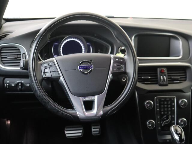 Volvo V40 1.5 T2 Polar+ | cruise control | electronic climate control | lederen/stof bekleding | LED koplampen | lichtmetalen velgen 16" | navigatiesysteem full map + hard disk |