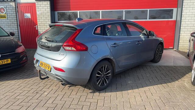 Volvo V40 1.5 T3 Inscription AUTOMAAT / TREKHAAK / FULL LED / BRUIN LEDER / PANORAMADAK / STANDKACHEL / STOELVERW / KEYLESS / NL-AUTO