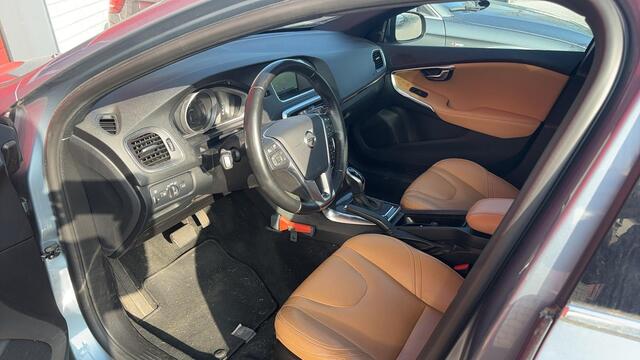 Volvo V40 1.5 T3 Inscription AUTOMAAT / TREKHAAK / FULL LED / BRUIN LEDER / PANORAMADAK / STANDKACHEL / STOELVERW / KEYLESS / NL-AUTO