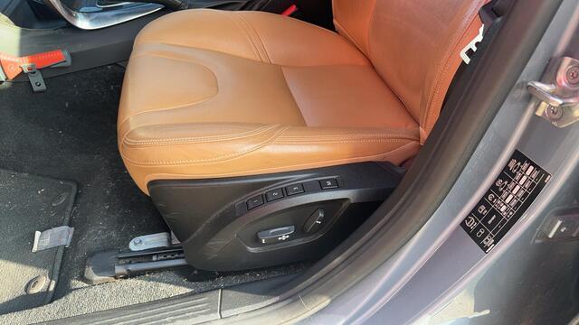 Volvo V40 1.5 T3 Inscription AUTOMAAT / TREKHAAK / FULL LED / BRUIN LEDER / PANORAMADAK / STANDKACHEL / STOELVERW / KEYLESS / NL-AUTO