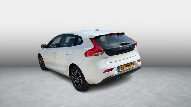 Volvo V40 1.5 T2 Polar+ | Automaat | Stoelverwarming | Navigatie | LED koplampen | Volvo dealer onderhouden | Parkeersensoren achter | Climate control | Cruise control | Volvo On Call | 16 inch velgen | Regensensor |