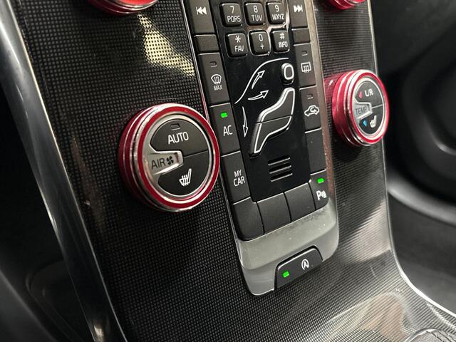 Volvo V40 2.0 T2 Nordic+ Sport (VIRTUAL COCKPIT, NAVIGATIE, CLIMATE, LEDER, STOELVERWARMING, SPORTSTOELEN, GETINT GLAS, CRUISE, NIEUWSTAAT)