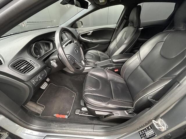 Volvo V40 2.0 T4 Business Sport Panorama dak / leer / park assist camera / Navigatie / stoelverwarming